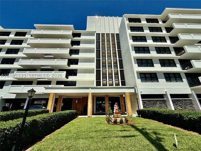 Building Photo - 10101 E Bay Harbor Dr