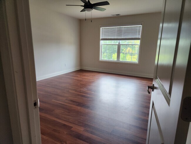 Building Photo - 16613 Rockcrest View Ln