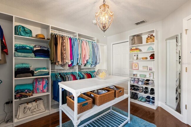 Building Photo - 3050 Mandolin Dr