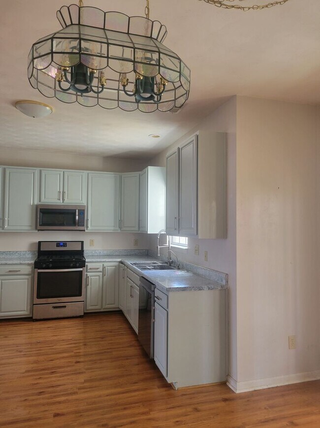 Building Photo - 3719 Bridlepath Ln