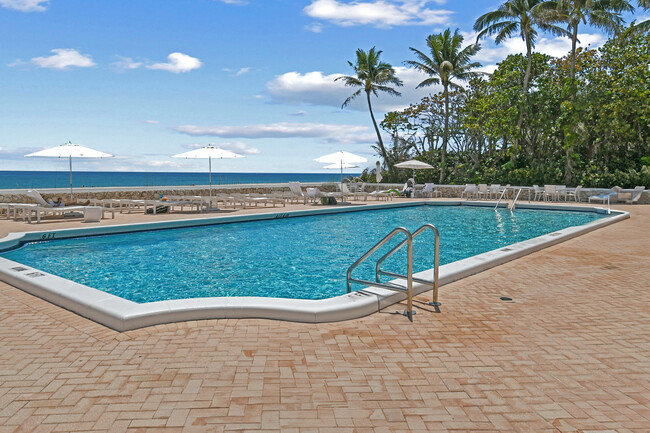Building Photo - 2295 S Ocean Blvd