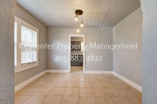 Building Photo - 1123 NW 30th St