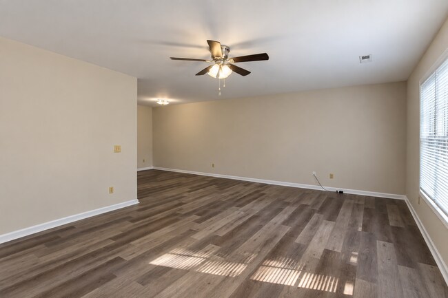 Building Photo - 424 Blake Cir