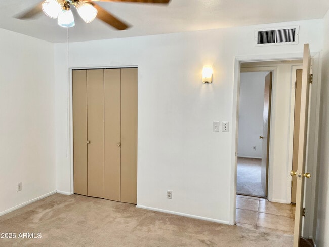 Building Photo - 949 W Parkway Blvd