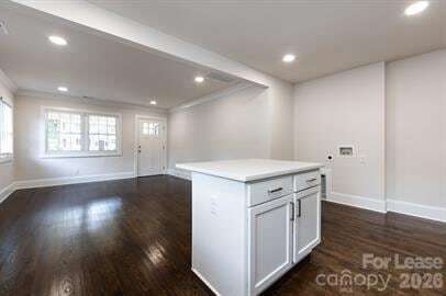 Building Photo - 1704 Club Rd