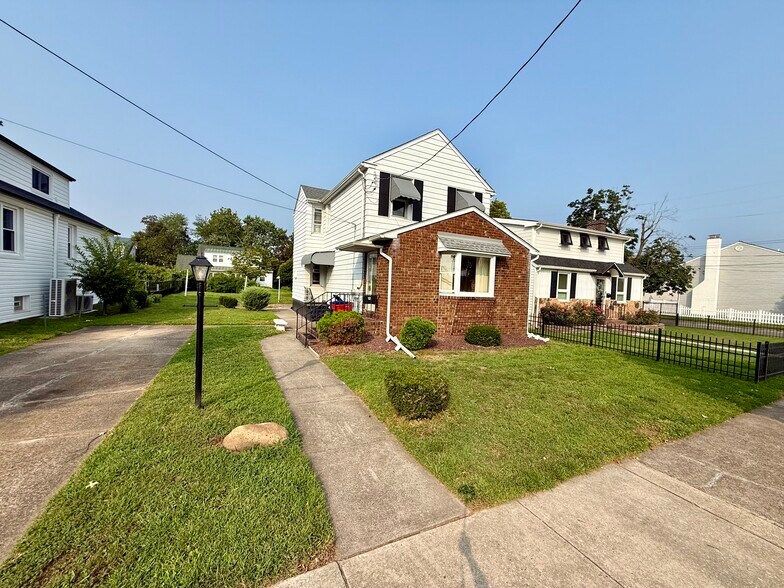 Primary Photo - 12 Fillmore St