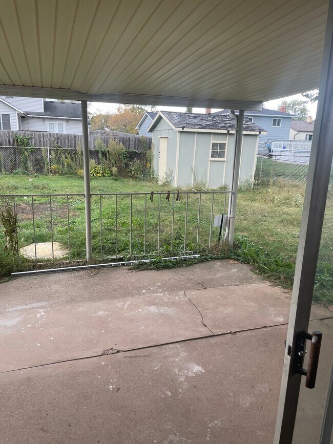 Building Photo - 16222 Howe Rd