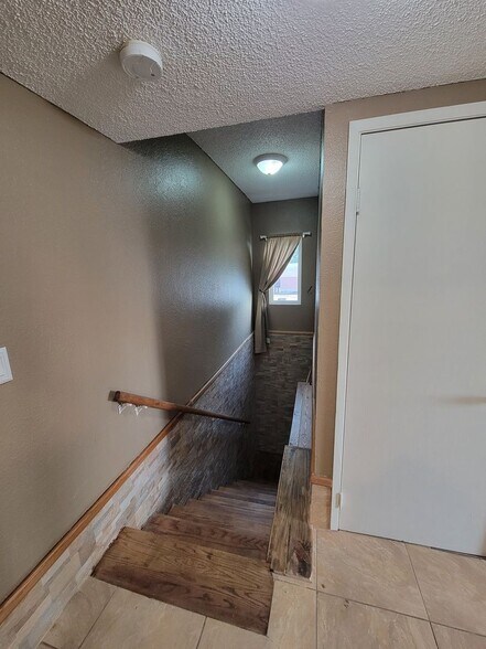 Building Photo - 230 Shadybrook Ln