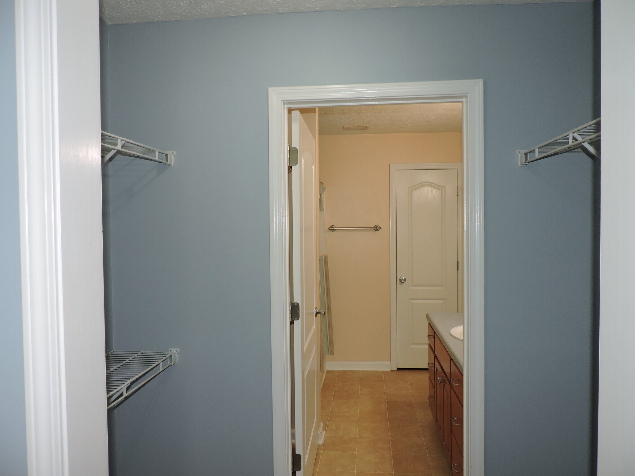 Building Photo - 121 Half Acre Ln