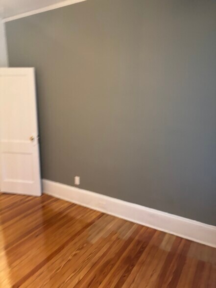 Building Photo - 2210 Dellwood Ave