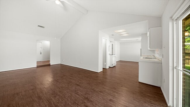 Building Photo - 5411 Lorraine Dr