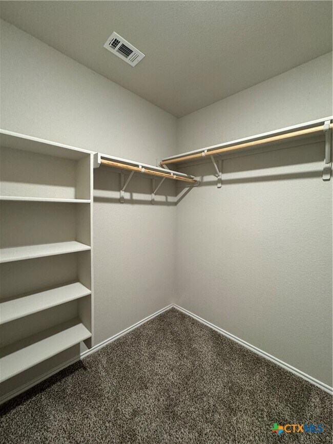 Building Photo - 1504 Rolling Thunder Dr