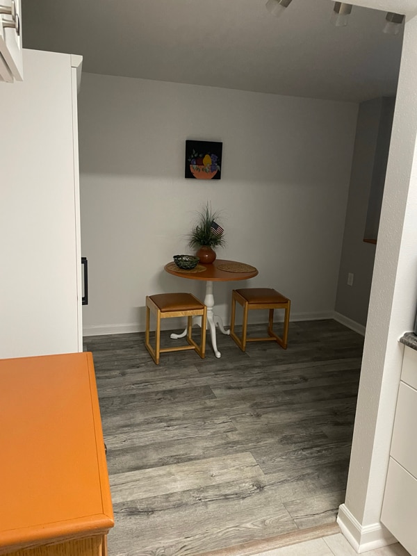 Building Photo - 4 S Gay Dr