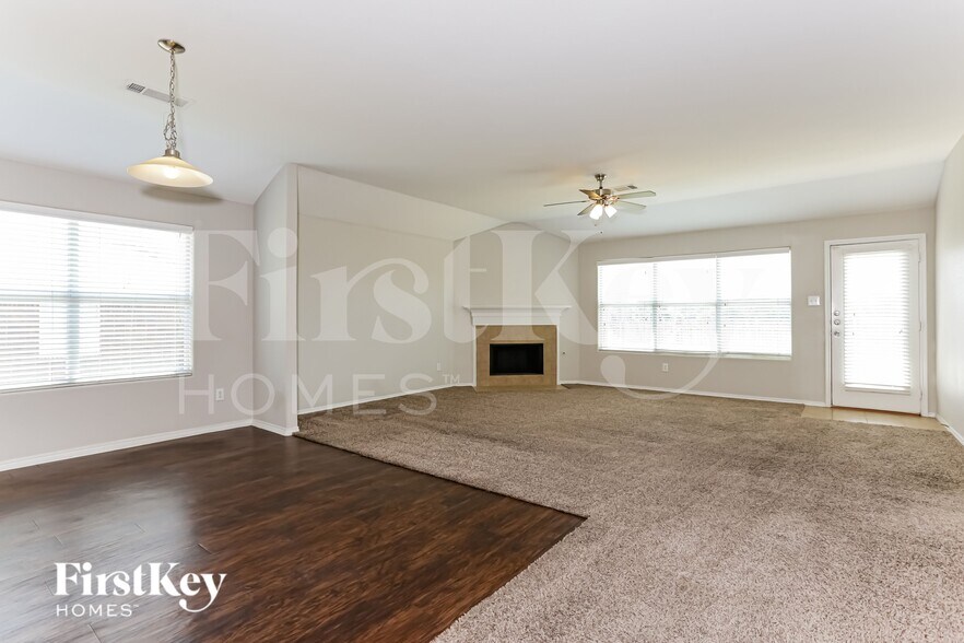 Building Photo - 1422 Waldrop Dr