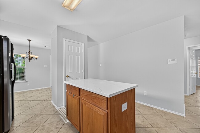 Building Photo - 7618 Village Mill Ln