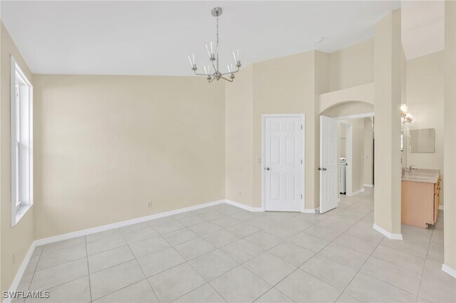 Building Photo - 15015 Savannah Dr