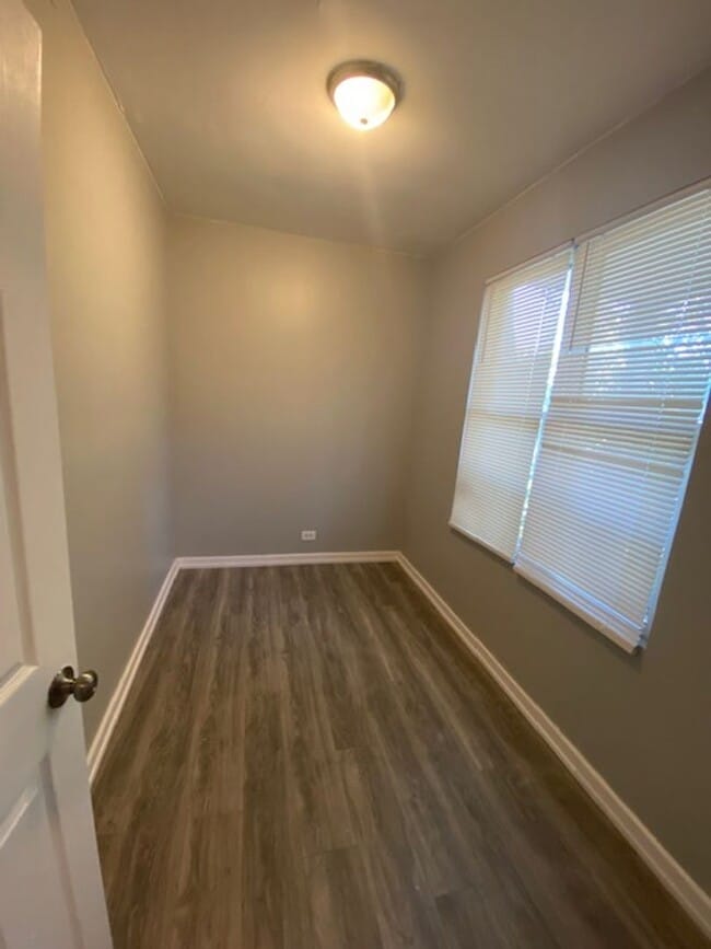 Building Photo - 7314 S University Ave