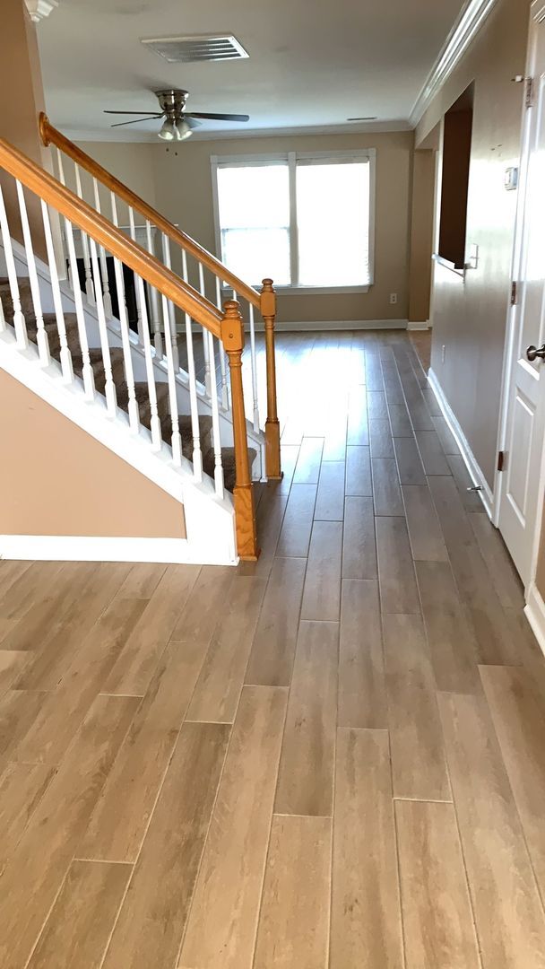 Building Photo - Beautiful 4-Bedroom,2.5-Baths with Two Car...