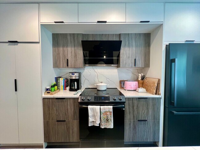 Building Photo - Gorgeous 3-Bedroom (or 2BR + Office) Townhome in the Heart of Northern Liberties! Available July ...