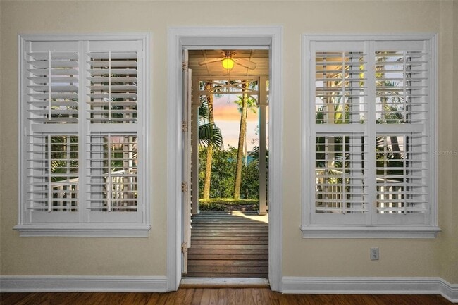 Building Photo - 924 Hemingway Cir