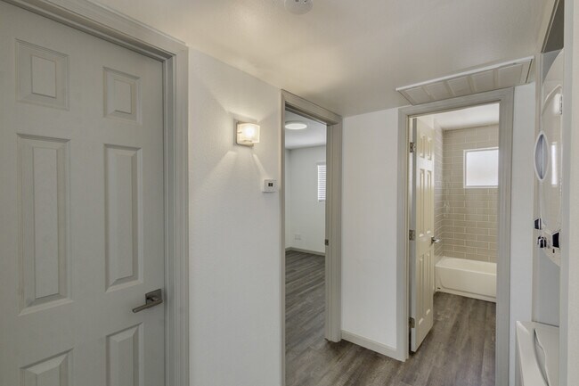 Building Photo - $0 First Month Rent! Remodeled 2 Bed Casita w/ Private Patio, W/D & Pool