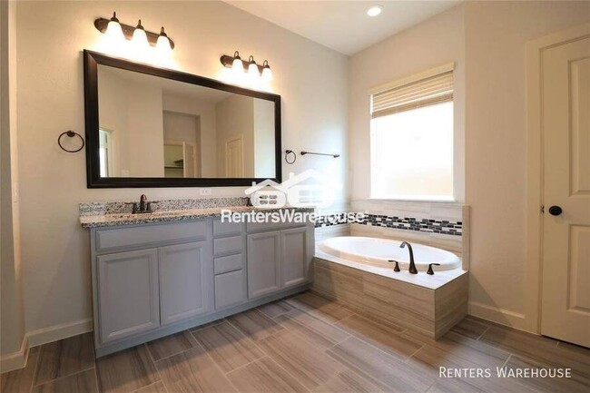 Building Photo - 2902 Iris Gable Ct