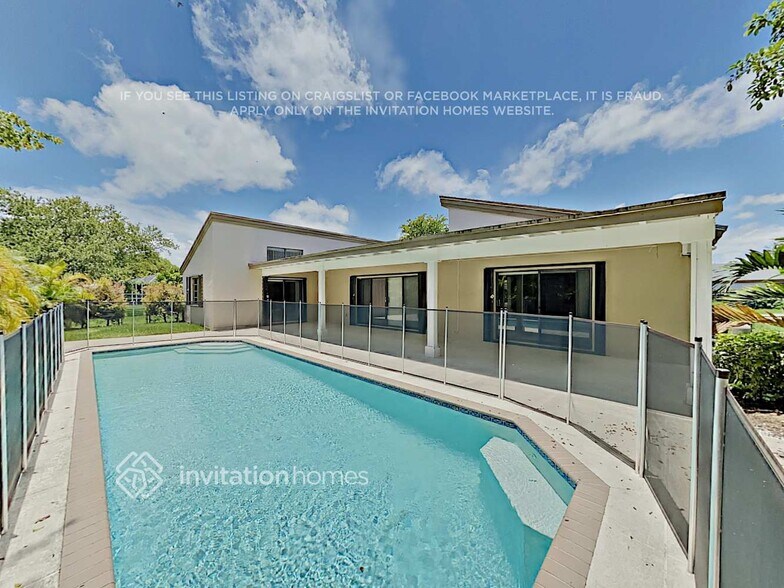 Building Photo - 8600 SW 140th Terrace