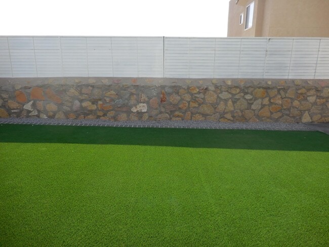 Building Photo - 12880 Haxby St