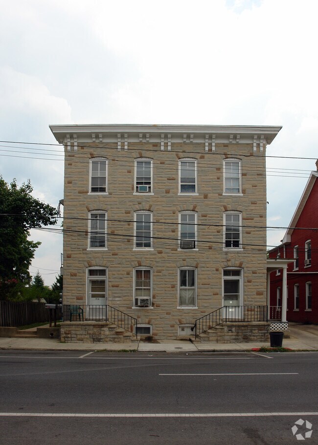 Building Photo - 316 So Potomac St