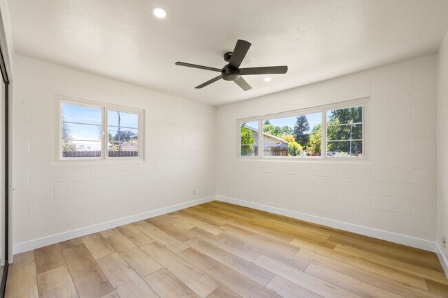 Building Photo - Modern Beauty of Downtown Roseville - 3 Be...
