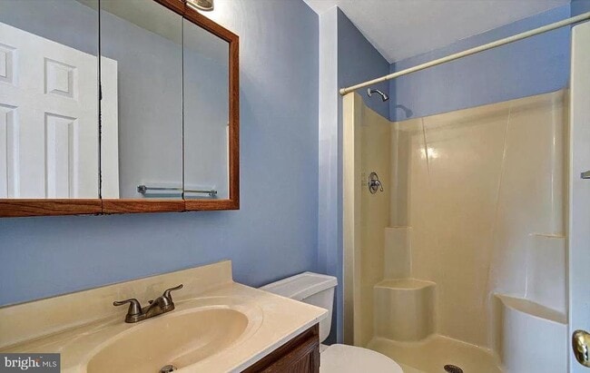 Building Photo - 8725 Yvonne Ct Way