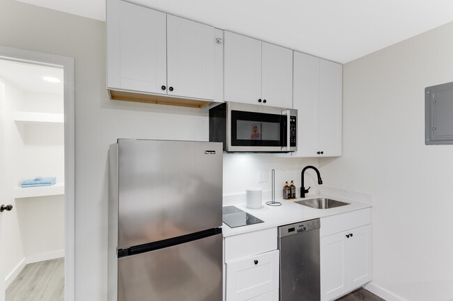 Building Photo - Wallace Studios