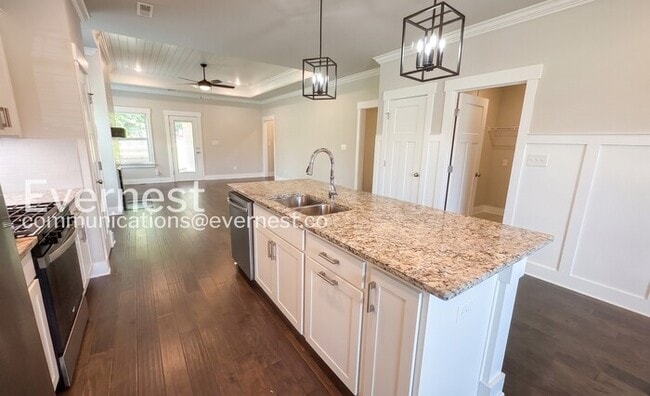 Building Photo - 3-Bed/2-Bath Home/Pet Friendly/Available Now!