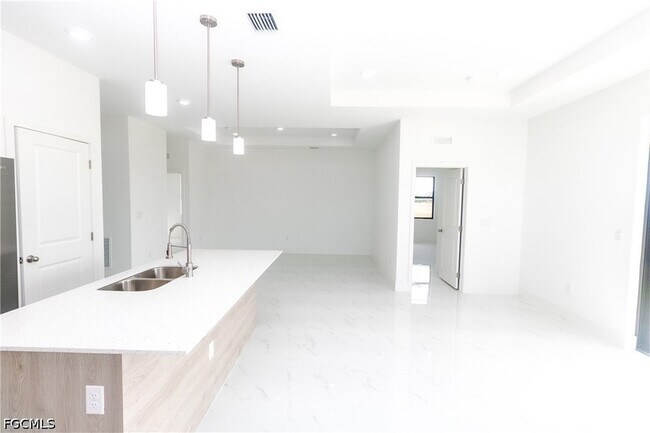Building Photo - 731 Bering Ave S