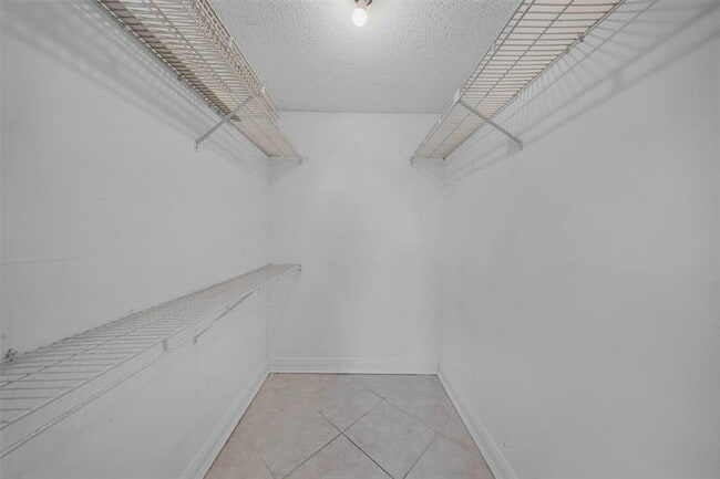 Building Photo - 1391 S Ocean Blvd