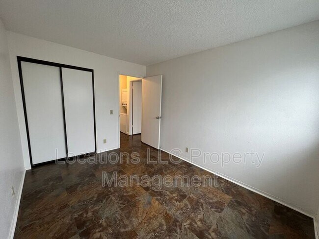 Building Photo - 46-267-267 Kahuhipa St