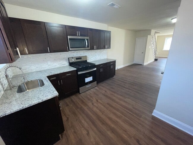 Building Photo - BRAND NEW 3 BED 2.5 BATH HOME FOR RENT.