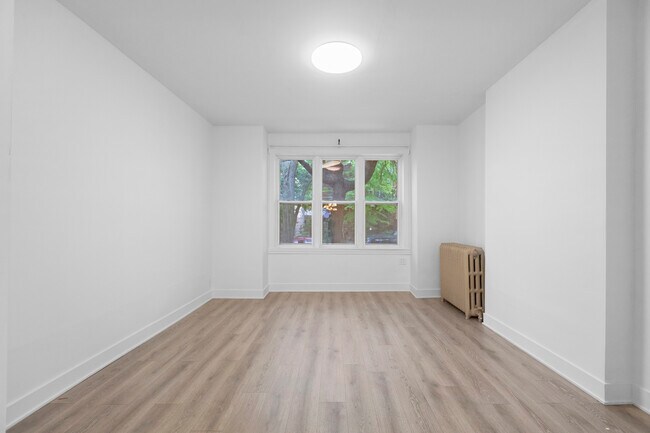 Building Photo - 1828 N Whipple St