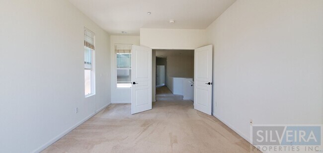 Building Photo - 1715 Bilbao Dr