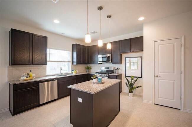 Building Photo - 9109 Looksee Ln