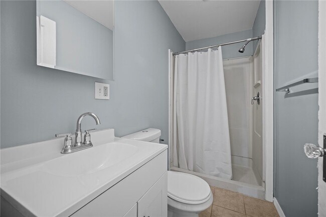 Building Photo - 7807 Kelly St