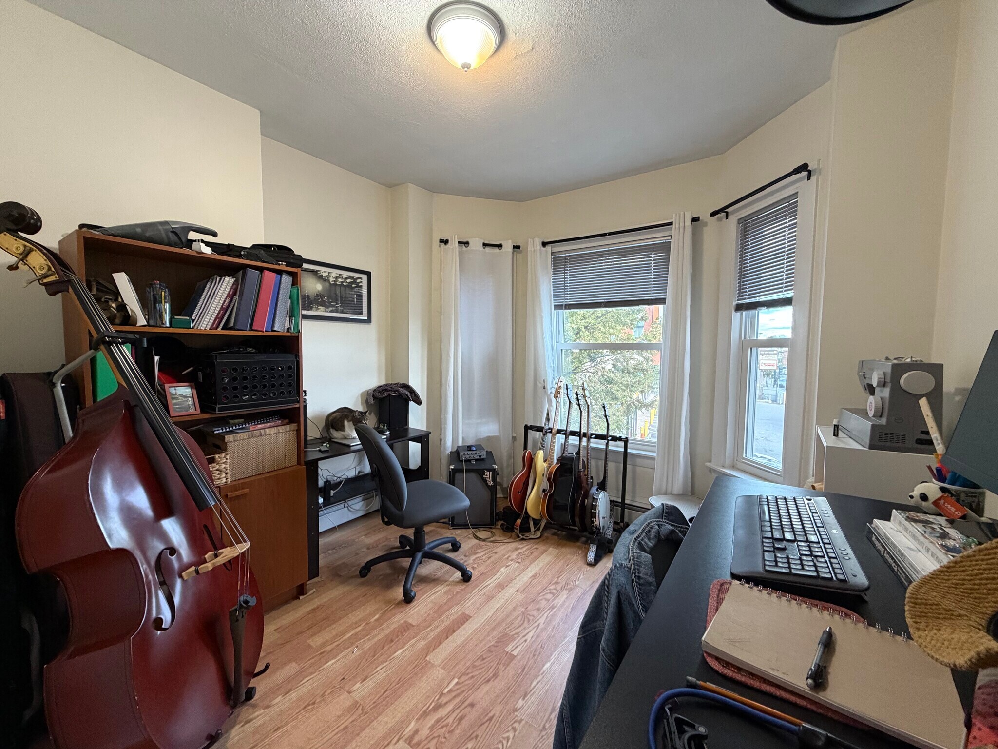 Building Photo - 2 Central St