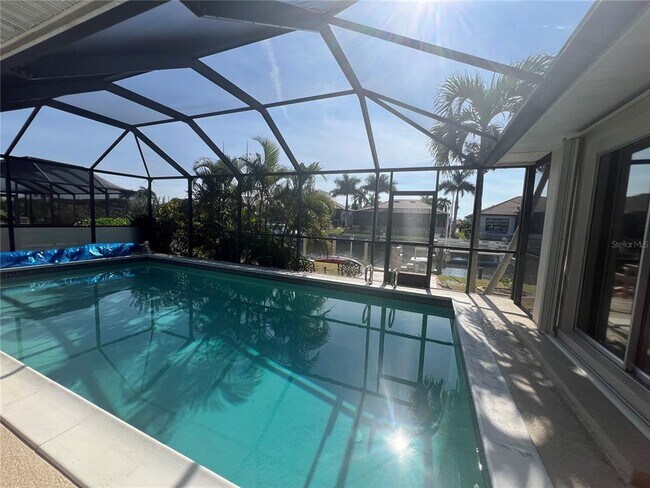 Building Photo - 2533 Rio Tiber Dr