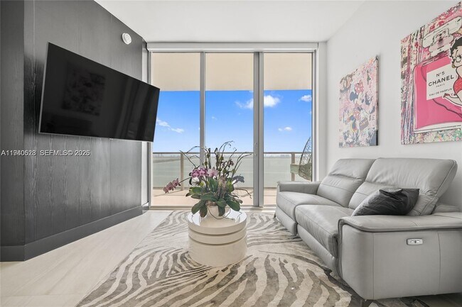 Building Photo - 2900 NE 7th Ave