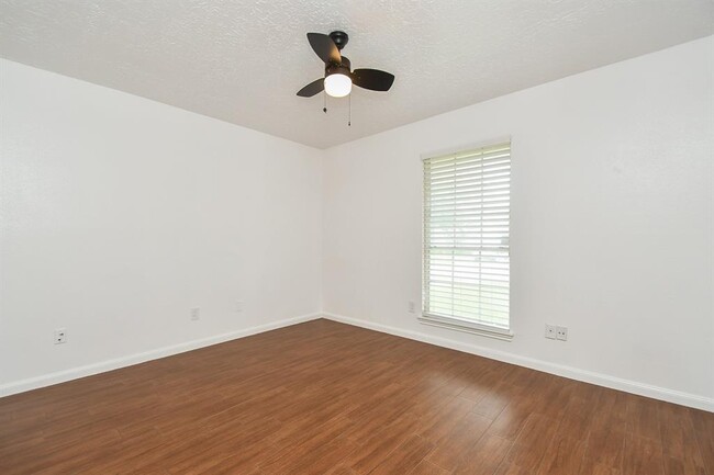 Building Photo - 7714 Eichler Dr