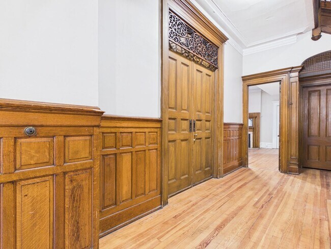 Building Photo - 7 E Franklin St