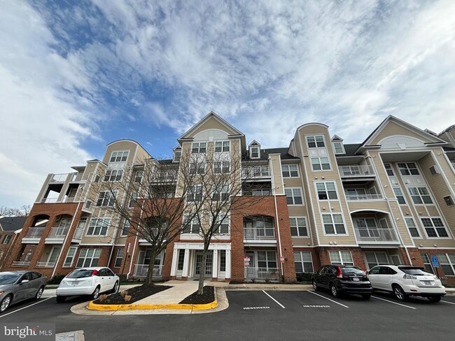 Building Photo - 8181 Carnegie Hall Ct