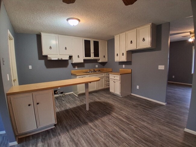 Building Photo - 924 Sunset Rdg