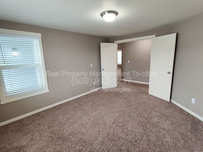 Building Photo - 603 Hilltop View St