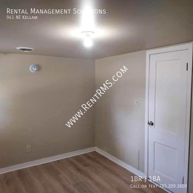 Building Photo - 941 NE Kellam-